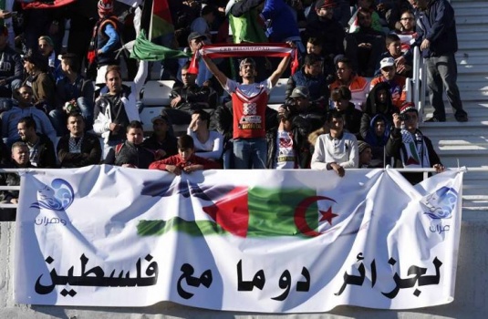 الرئيس يشيد بما قامت به الجزائر من دعم للقضية الفلسطينية