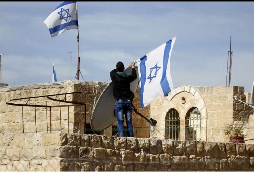 مستوطنون يستولون على بناية سكنية في القدس