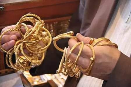 إرتفاع ملحوظ ببيع الفلسطينيين للذهب في ظل الأزمة المالية الراهنة