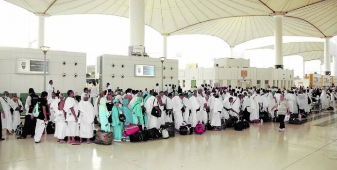 السعودية ترفع الحظر عن تنقل المعتمرين داخل المملكة