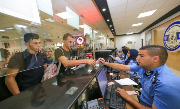 الشرطة ـ 63 ألف مسافر تنقلوا عبر معبر الكرامة وتوقيف 153 مطلوبا الأسبوع الماضي
