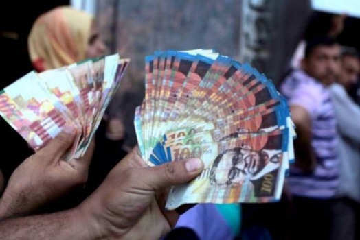 كيف ستتعامل البنوك مع رواتب الموظفين المقترضين؟