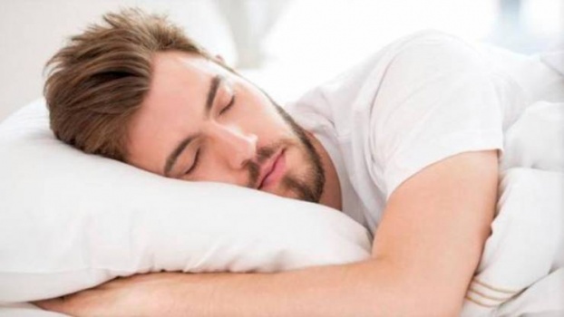 هذه المشروبات تضمن لك نوماً هانئاً