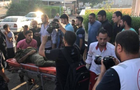 انتشال جثامين 3 شهداء جراء القصف الإسرائيلي شمال غزة