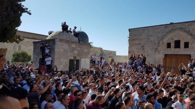 الحكومة تشيد بالمرابطين المدافعين عن الأقصى