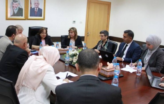 الصحة' تبحث تطبيق التغطية الصحية الشاملة بفلسطين