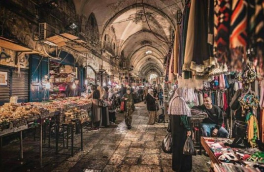 حملة مخالفات واسعة لمحلات المواطنين بالقدس المحتلة
