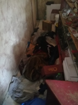 قضية صادمة..الشرطة تنقذ فتى تعرض للضرب والتعذيب والاحتجاز داخل مخزن مدة 5 سنوات بالخليل