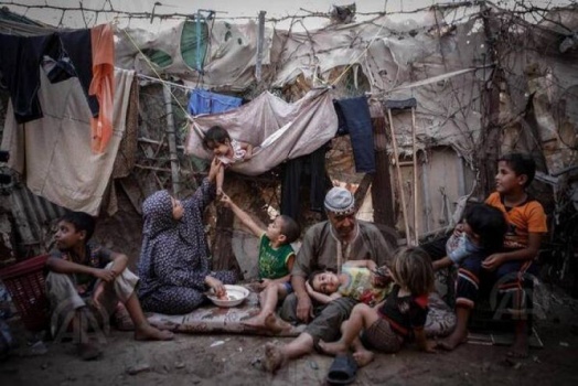 فقراء فلسطين يستقبلون العيد دون مخصصات الشؤون!