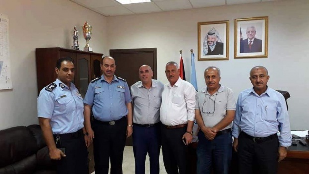 الحكم المحلي في جنين يبحث سبل التعاون  مع الشرطة ويهنىء العقيد واكد باستلامه مديراً للشرطة