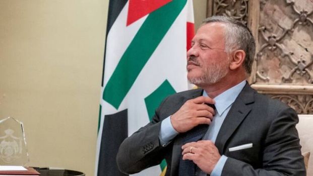 ملك الأردن يزور مؤسسات حكومية متخفياً!