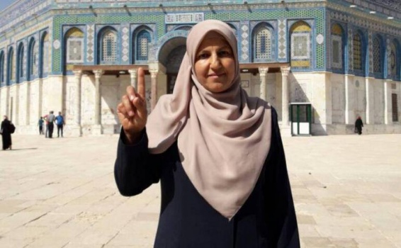 الاحتلال يحكم على مقدسية مريضة بالعمل لـ180 ساعة