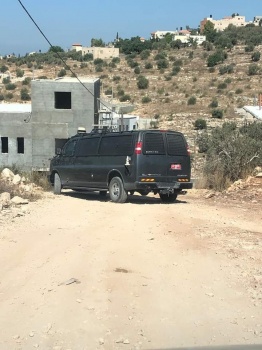 الاحتلال يخطر بوقف البناء بمنازل وبركسات في برطعة جنوب غرب جنين