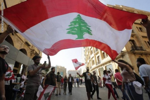لبنان: مهلة الحريري تقترب من النهاية والاحتجاج متواصل