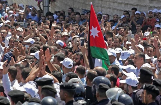 اتفاق يُنهي إضراب المعلمين في الأردن