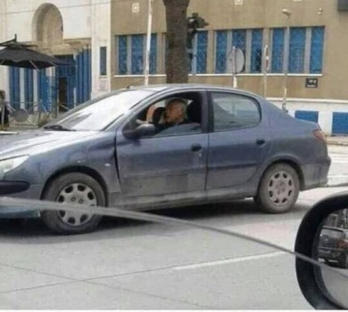 الرئيس التونسي الجديد يقود سيارة 'مهترئة'