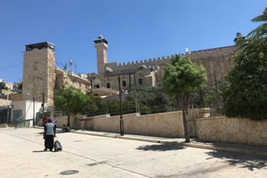 إسرائيل تُغلق الحرم الإبراهيمي بوجه المسلمين