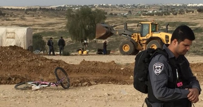 الإحتلال يهدم "العراقيب" للمرة 165 ويعتقل شيخها