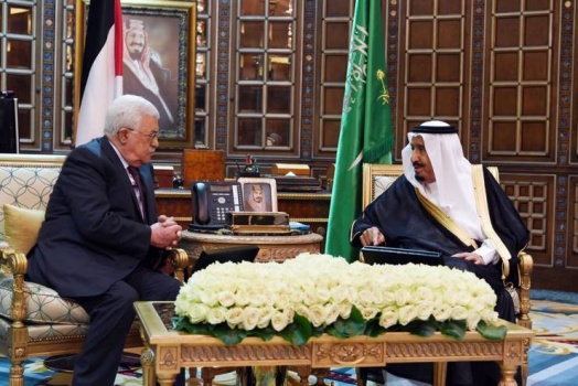 الرئيس يجتمع مع العاهل السعودي