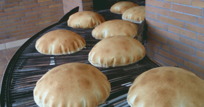 أزمة في لبنان.. ثمن الخبز بـ'الدولار'!