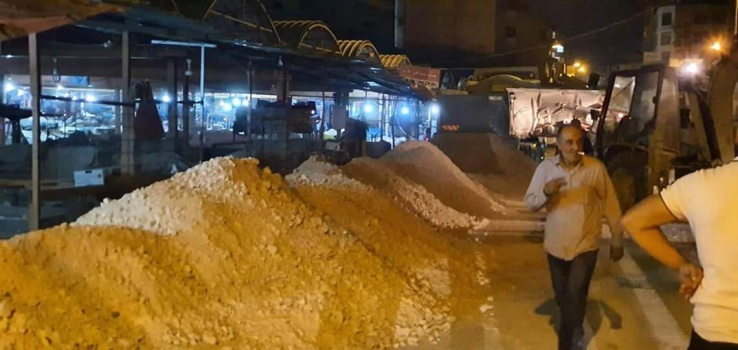 صور...بلدية جنين تغلق سوق الخضار