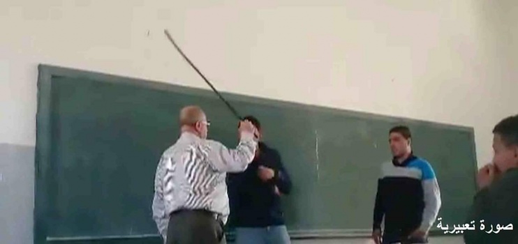 التربية توقف معلماً 'أبرح طلبته ضرباً' بالخليل