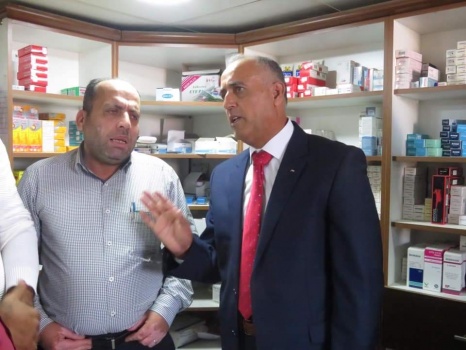 أبو الرب يستنكر الاعتداء على صيدلية الكرمل ويؤكد أن المعتدين ستتخذ الإجراءات القانونية بحقهم