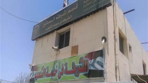 "ذهب للقبض عليها فجمع لها المال".. حكاية الضابط الشهم مع "السيدة العجوز"