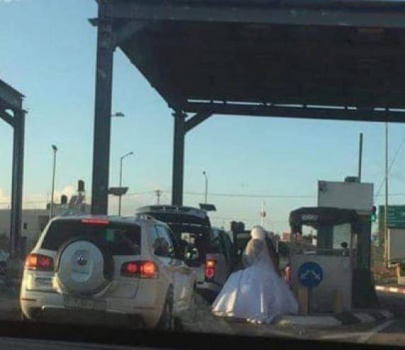 عروس على حاجز الكونتينر!