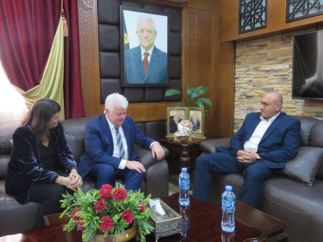 محافظ جنين يشيد بالدور الفرنسي في دعم الشعب الفلسطيني