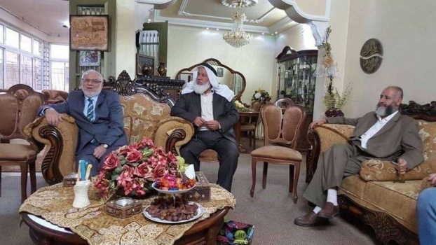 العمادي يلتقى دويك ونواب حماس في الخليل