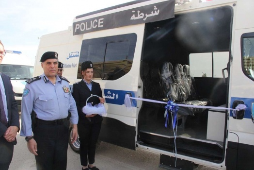 صور: الشرطة الفلسطينية تتسلم 3 مراكز شرطة متنقلة حديثة بدعم من المانيا