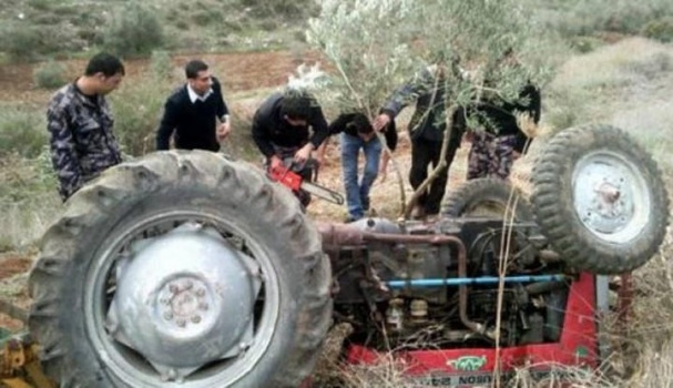 مصرع مواطن بانقلاب جرار زراعي في الخليل