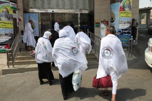 650 معتمرا من غزة غادروا إلى الأراضي المقدسة