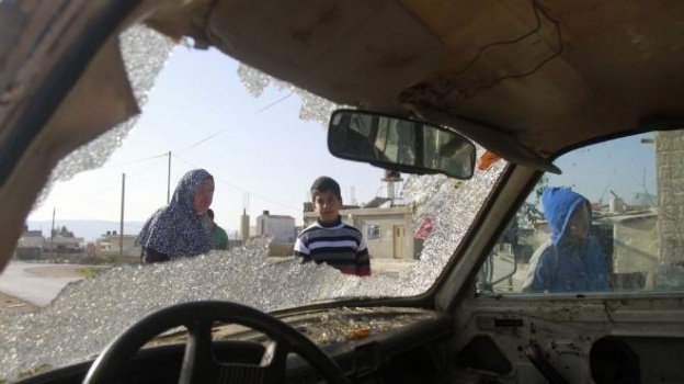 مستوطنون يحطمون زجاج 25 مركبة جنوب جنين