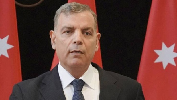 وزير الصحة الاردني: توقفوا عن التقبيل