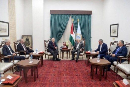 الرئيس يلتقي حنا ناصر لـ 'تذليل العقبات أمام الانتخابات'