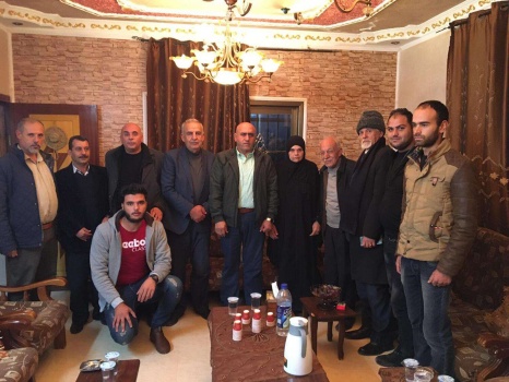 محافظ جنين يقدم واجب العزاء لذوي الشهيد سامي ابو دياك في بلدة سيلة الظهر