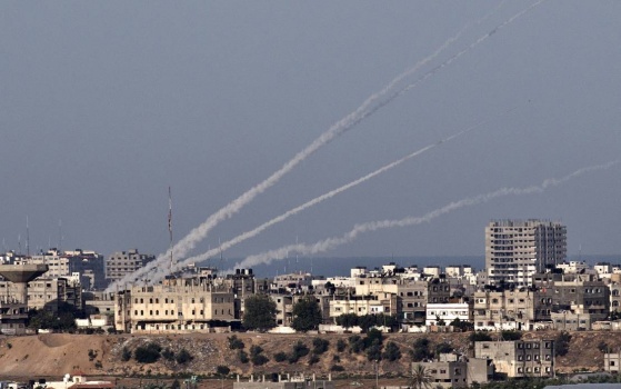 إعلام الاحتلال: 4 صواريخ من غزة صوب المستوطنات المحاذية للقطاع