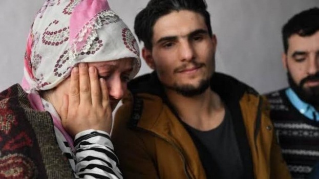 تركيا تجنس سورياً مدحته ناجية من الزلزال: هؤلاء الذين ننتقدهم