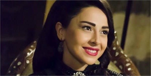 تاج حيدر تجمع النجمات بمنزلها .. والمتابعون يتغزلون بحفاظها على جمالها