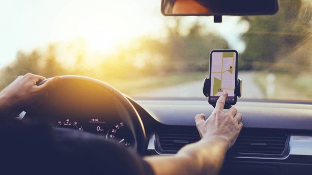 باحثون يستخدمون الذكاء الاصطناعي لتحسين خرائط GPS