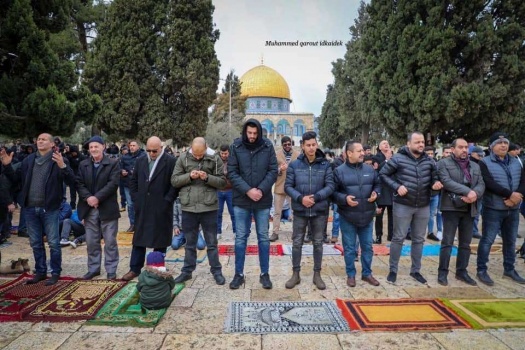 30 ألف مصل أدوا الجمعة في المسجد الأقصى
