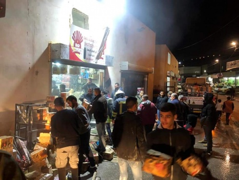 صور..الدفاع المدني يسيطر على حريق محل تجاري في برطعة جنوب جنين