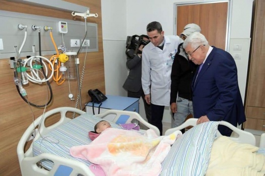 صور...الرئيس يتفقد قسم الأطفال في المستشفى الاستشاري في رام الله