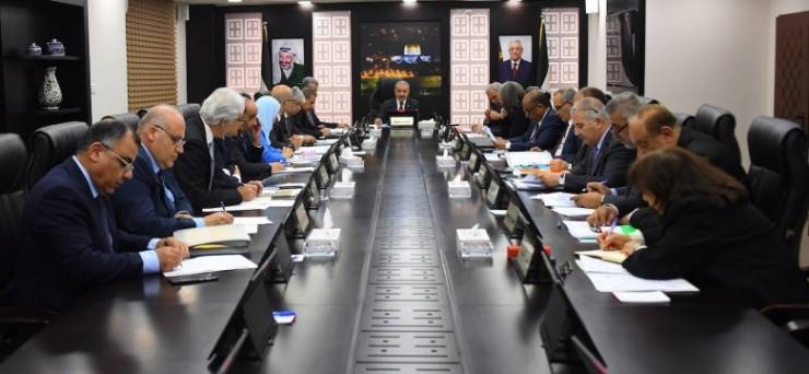 نقابة الصحفيين تطالب الحكومة والقطاع الخاص مواجهة حرب "الفيس بوك"