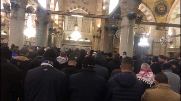 الالاف يلبون نداء "الفجر العظيم" في الاقصى