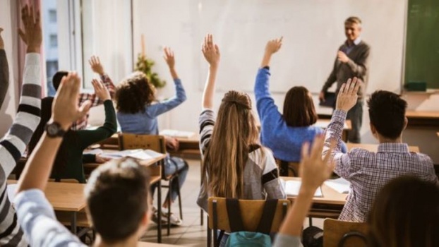 أكملوا تعليمكم الجامعي.. فالدراسة تطيل العمر