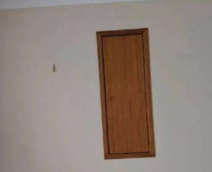 سيدة طلبت نصائح لإخفاء هذا الباب والردود أصابتها بالرعب!