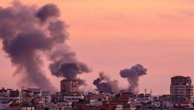 طيران الاحتلال يدمر عدة مواقع في قطاع غزة